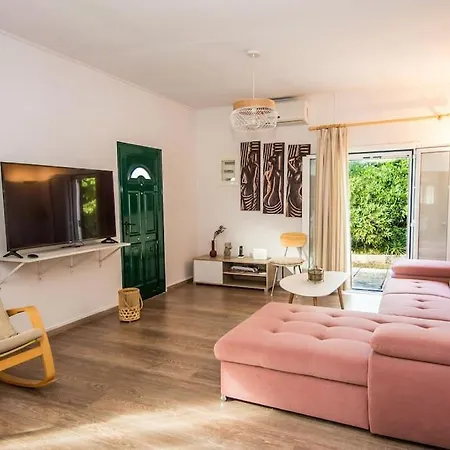 House In * Lakíthra