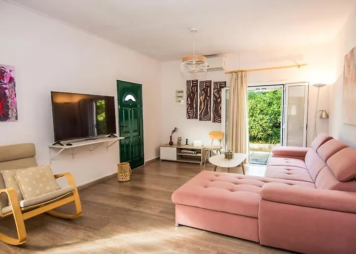 House In * Lakíthra